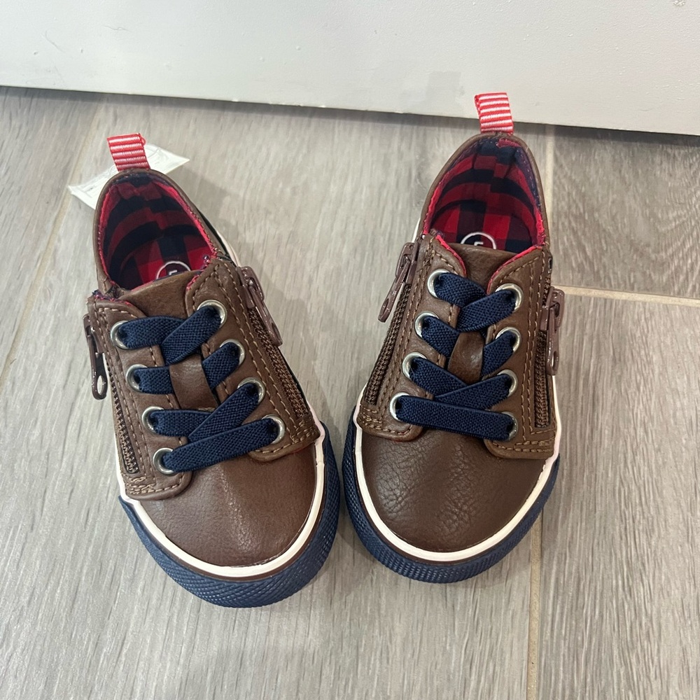 🌟3/$22🌟 NWT Baby Boy Shoes Cat & Jack Brown and Blue Sneakers Boys size 5